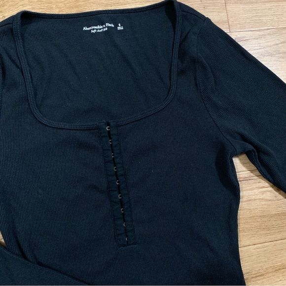 abercrombie & fitch soft ribbed bodysuit - Picture 2 of 3